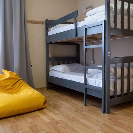 Mandarine Hostel Тирана Екстер'єр фото