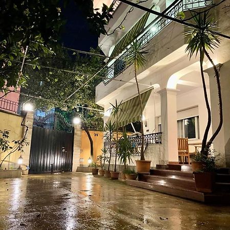 Mandarine Hostel Тирана Екстер'єр фото