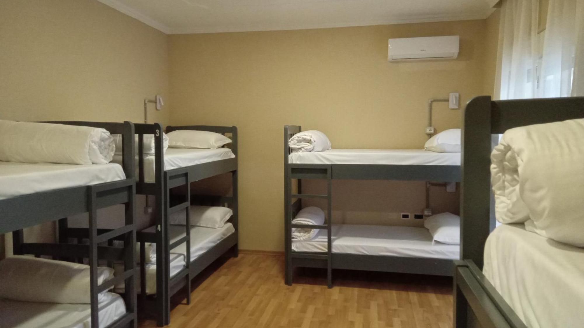 Mandarine Hostel Тирана Екстер'єр фото