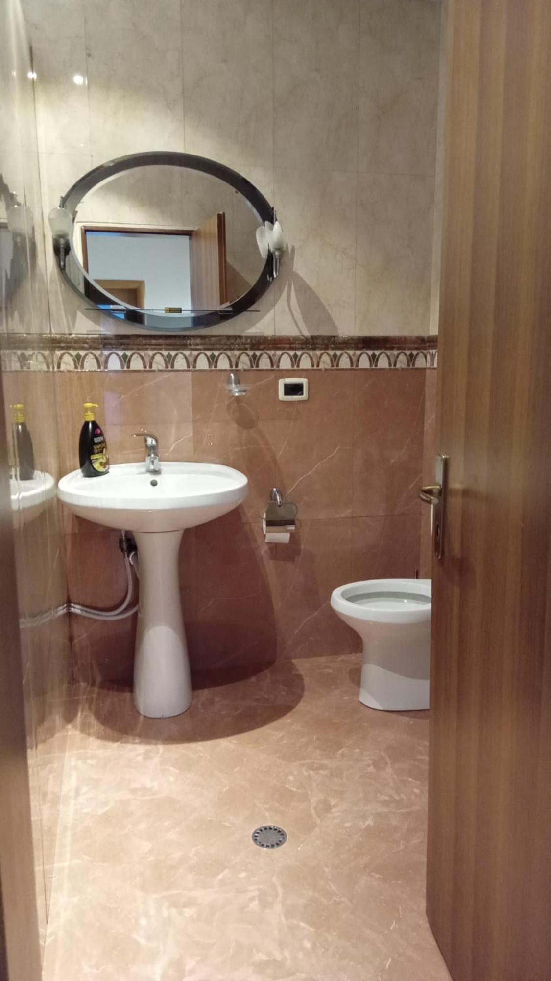 Mandarine Hostel Тирана Екстер'єр фото