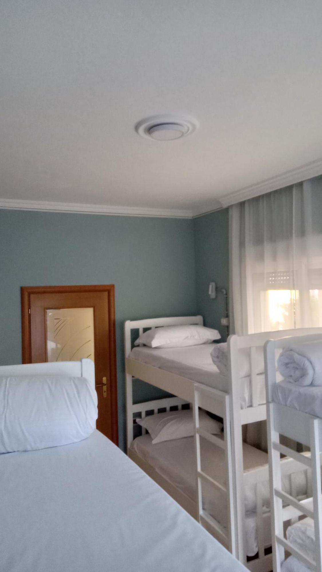 Mandarine Hostel Тирана Екстер'єр фото