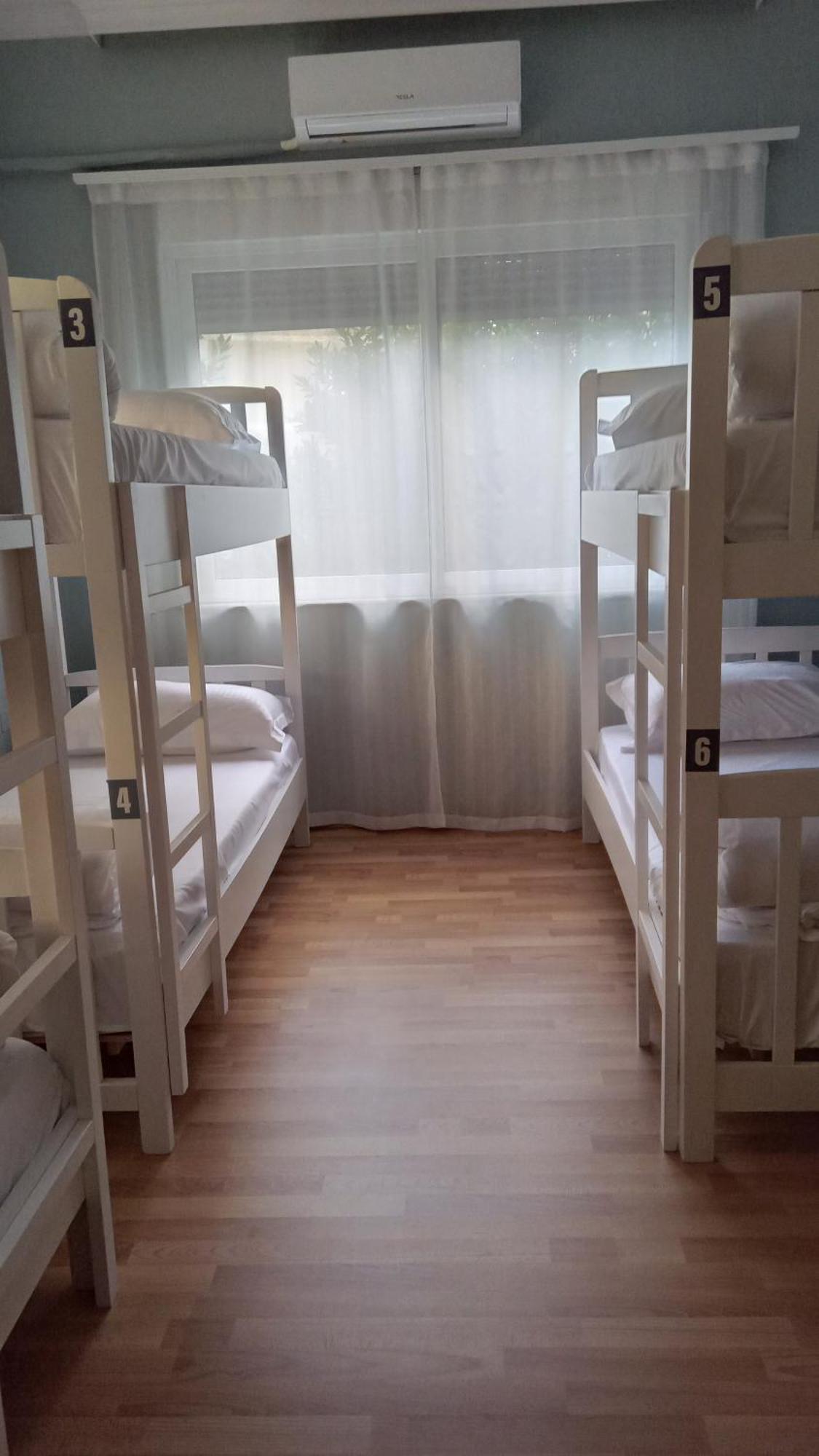 Mandarine Hostel Тирана Екстер'єр фото