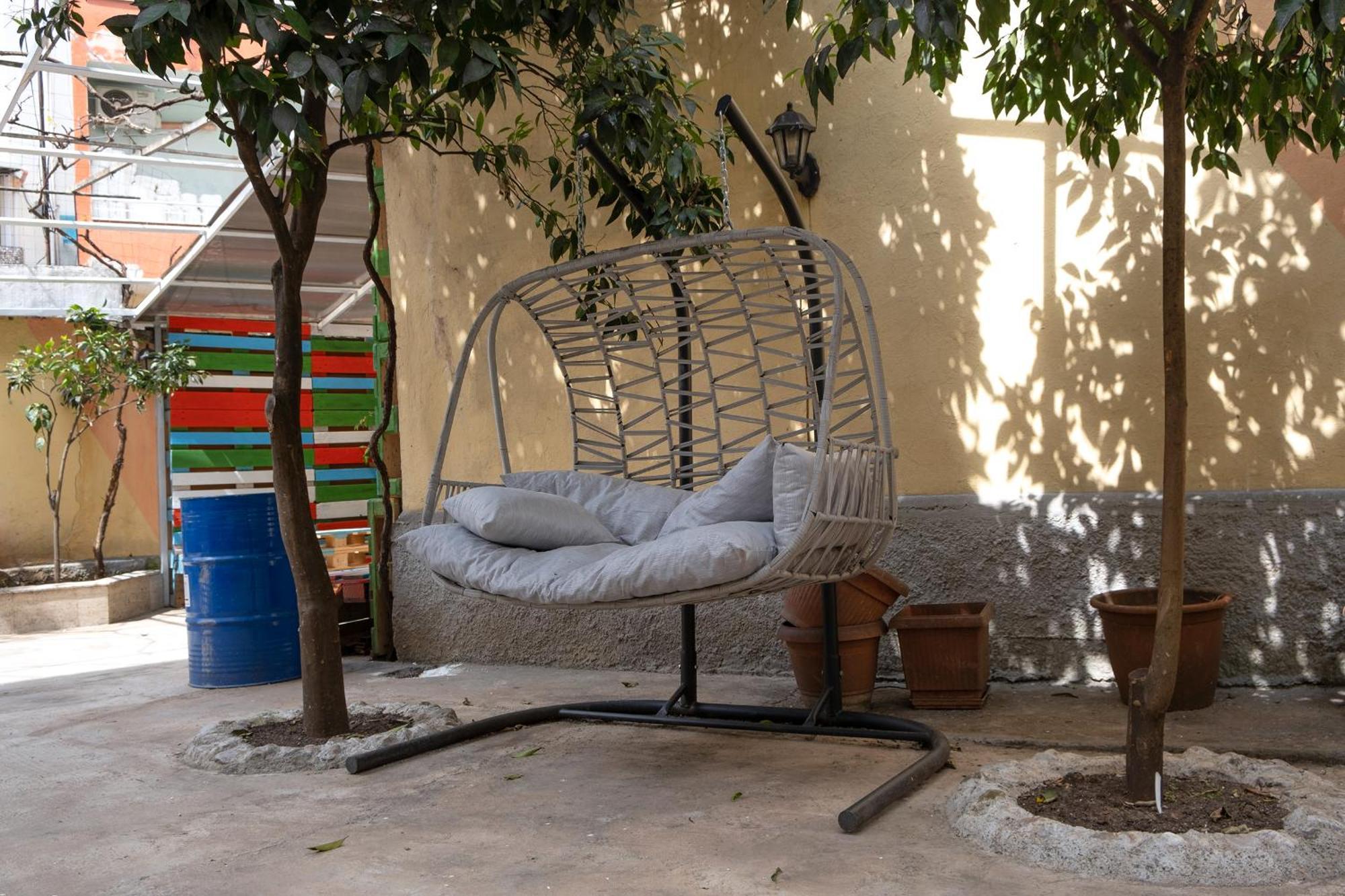 Mandarine Hostel Тирана Екстер'єр фото