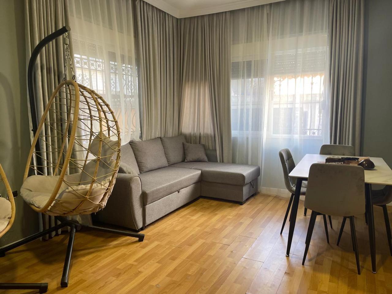 Mandarine Hostel Тирана Екстер'єр фото