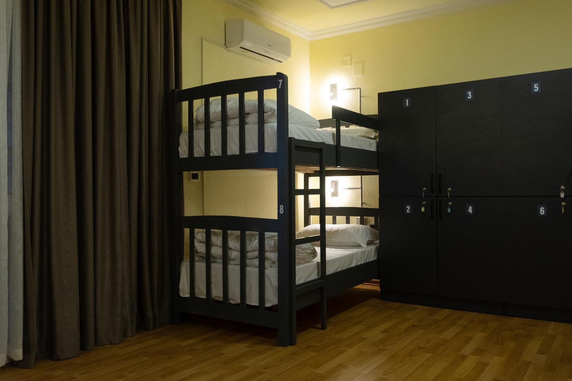 Mandarine Hostel Тирана Екстер'єр фото