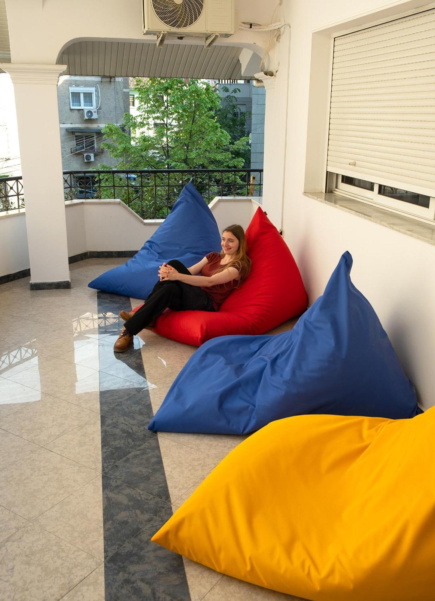 Mandarine Hostel Тирана Екстер'єр фото